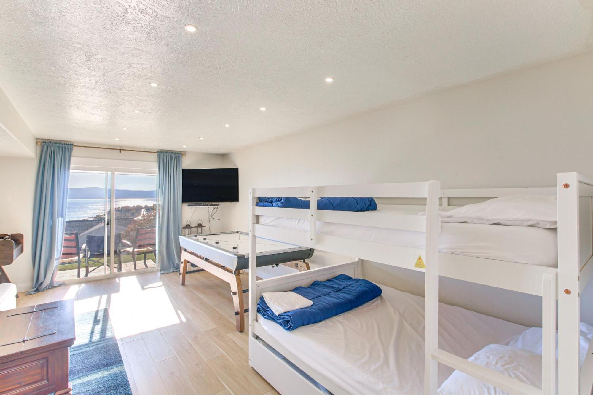 Spacious Garden City Townhome With Lake Views! מראה חיצוני תמונה