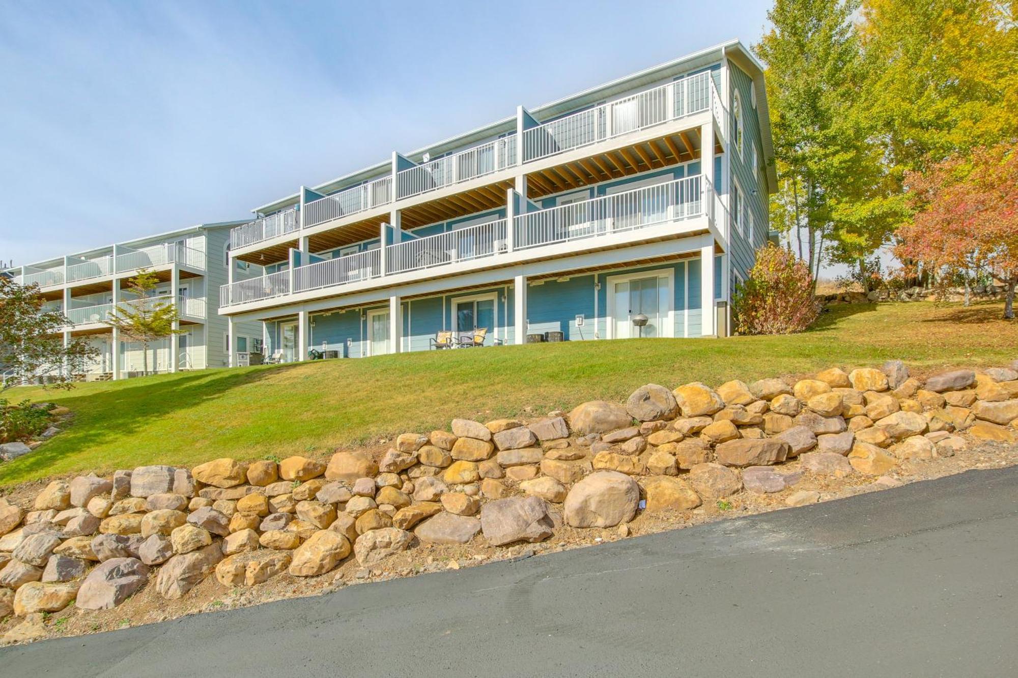 Spacious Garden City Townhome With Lake Views! מראה חיצוני תמונה