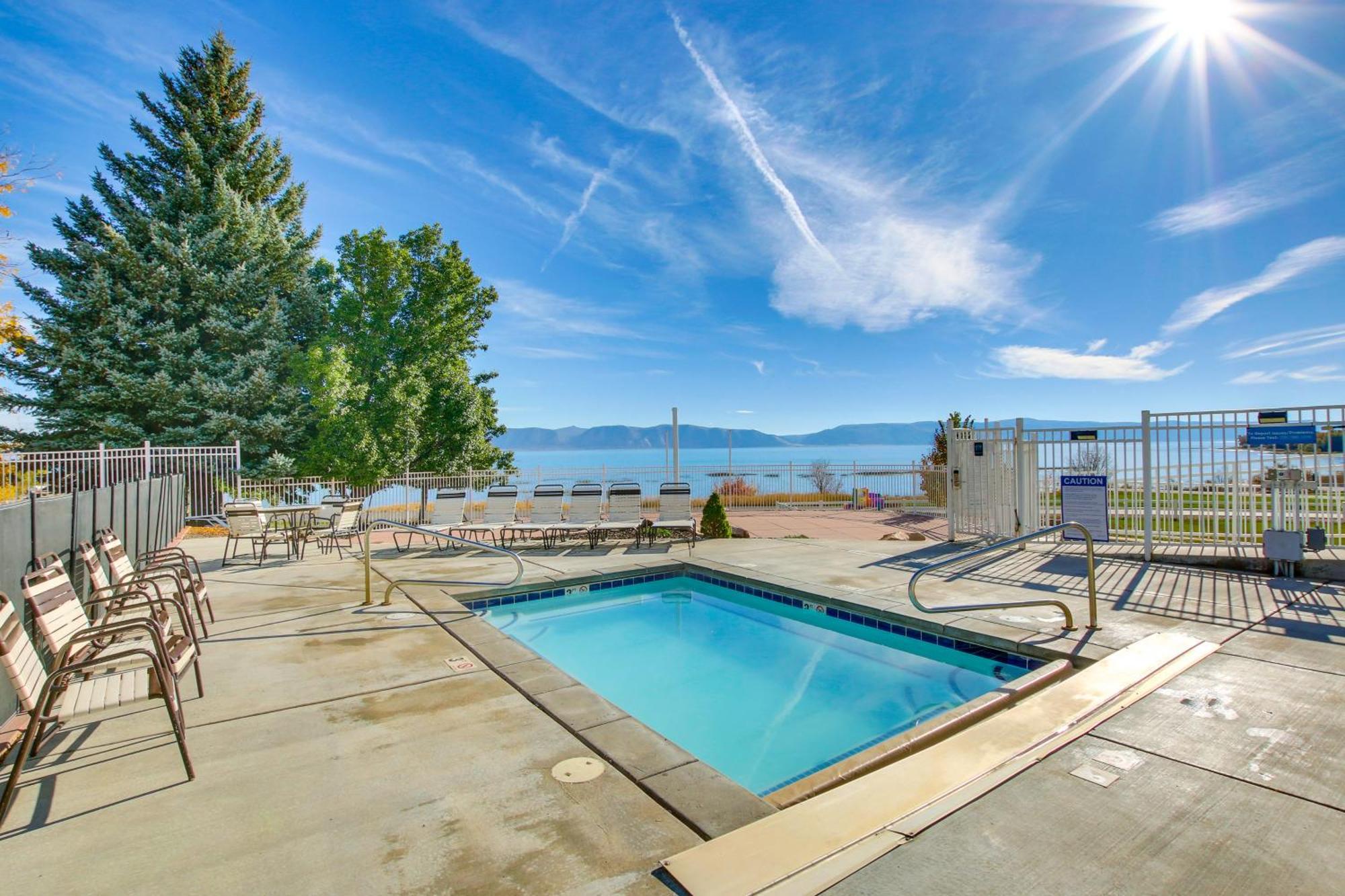 Spacious Garden City Townhome With Lake Views! מראה חיצוני תמונה